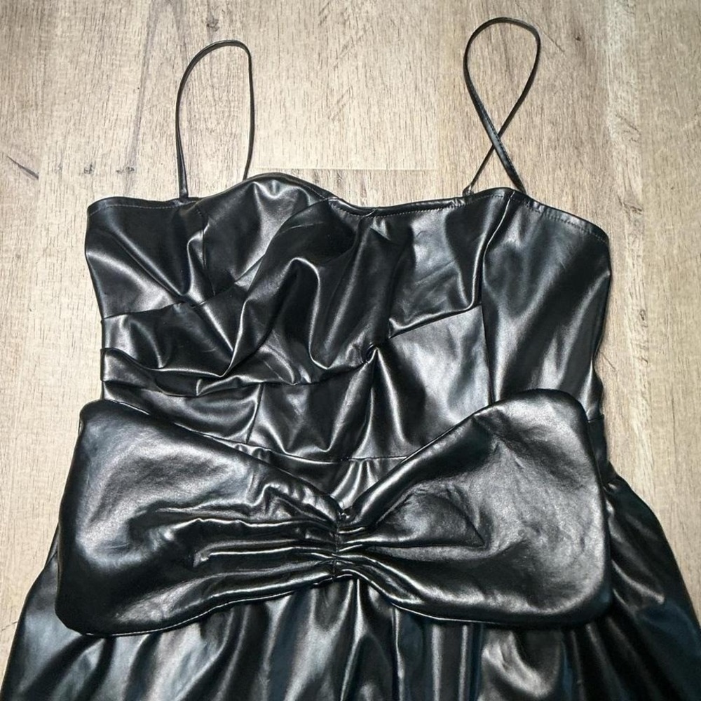 Day+Moon Black Faux Leather Mini Dress Bow Detail Size M Going Out Party - Picture 3 of 4